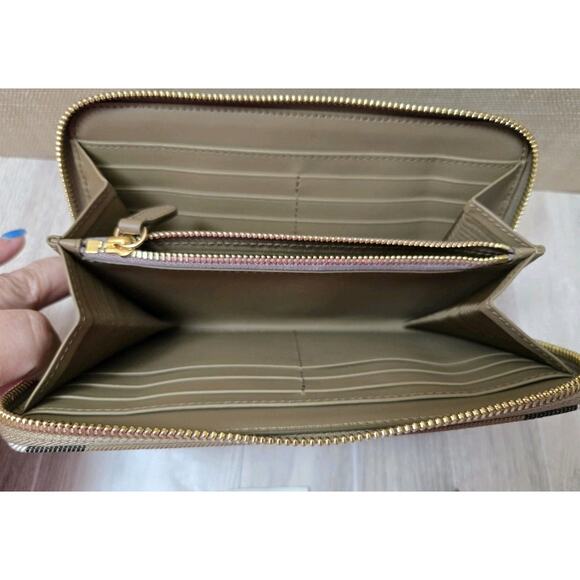 Authentic Burberry Check Large Zip Around Wallet - Grey Mink - MSRP $630 NWT - Picture 5 of 5